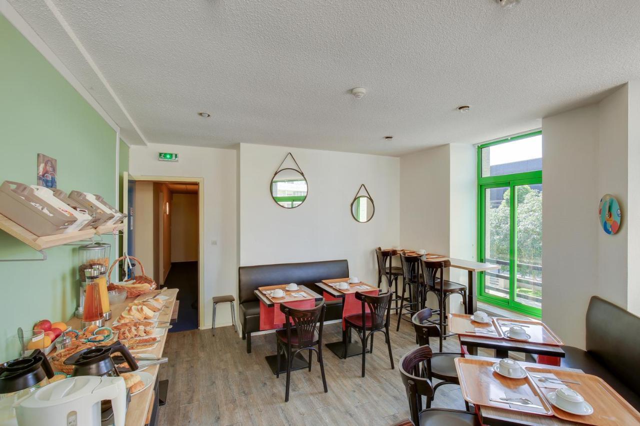 Contact Hotel Du Champ De Mars De 쎙브히육 외부 사진
