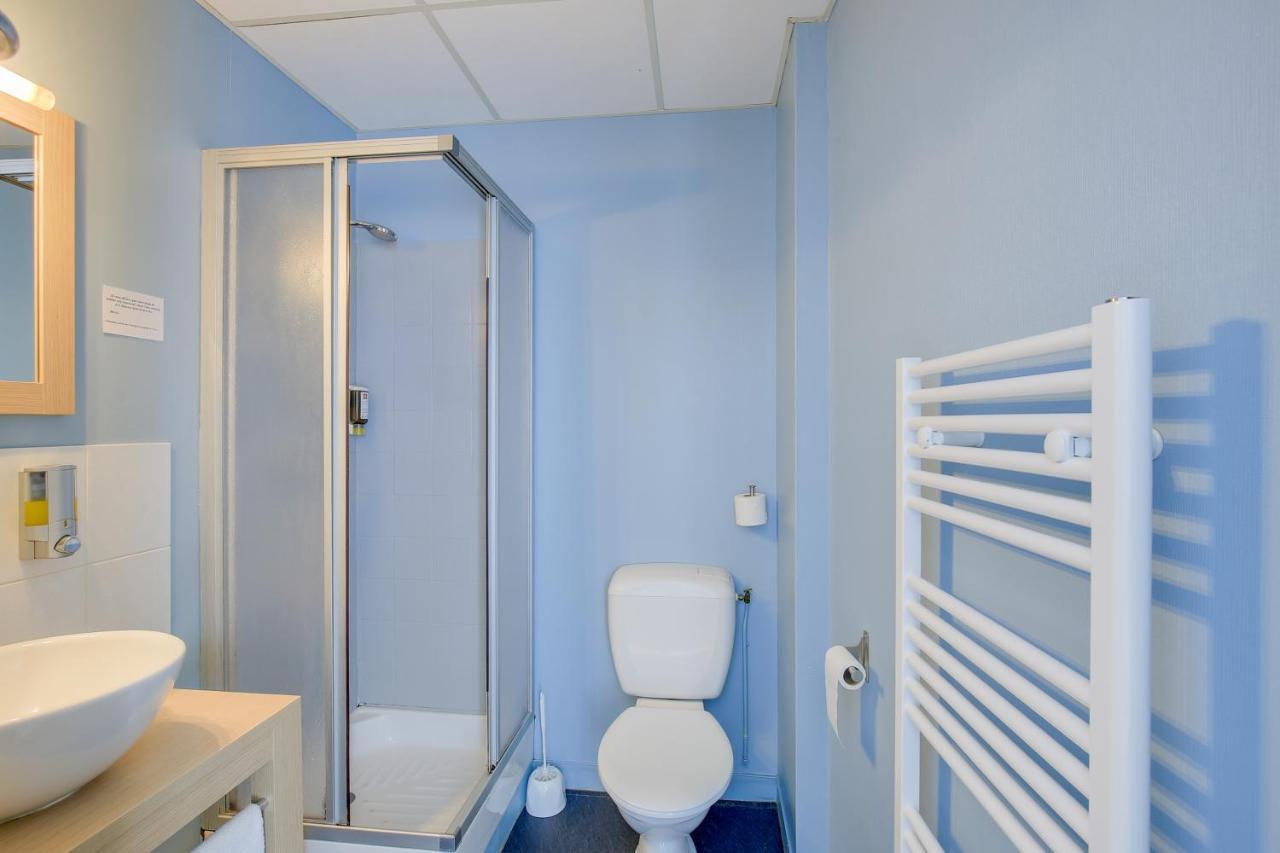 Contact Hotel Du Champ De Mars De 쎙브히육 외부 사진